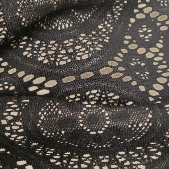 Tacera Short 19" Black Lace Skirt sz 6 - Picture 4 of 4